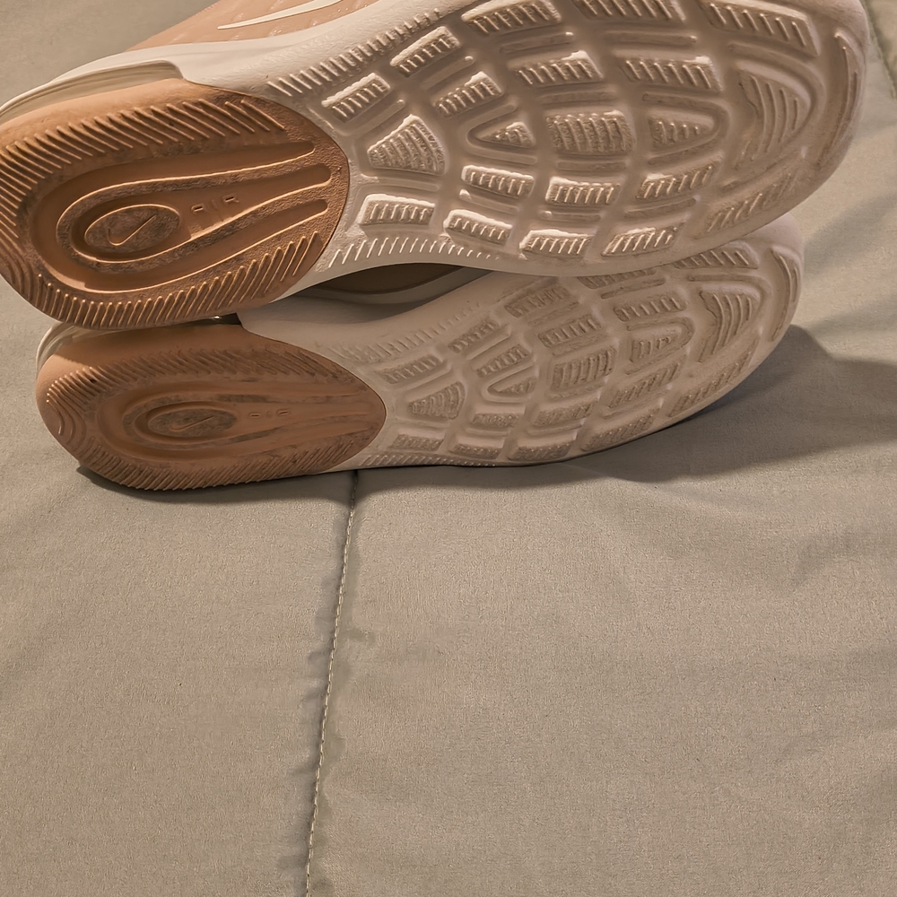 Nike Women's Airmax Blush/Beige Color Sneakers - Picture 4 of 4